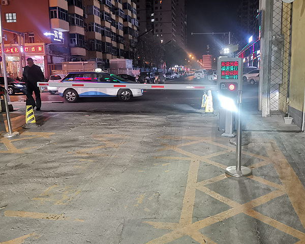 山西元一智能公司告訴您通道擺閘如何使用和保養(yǎng)？